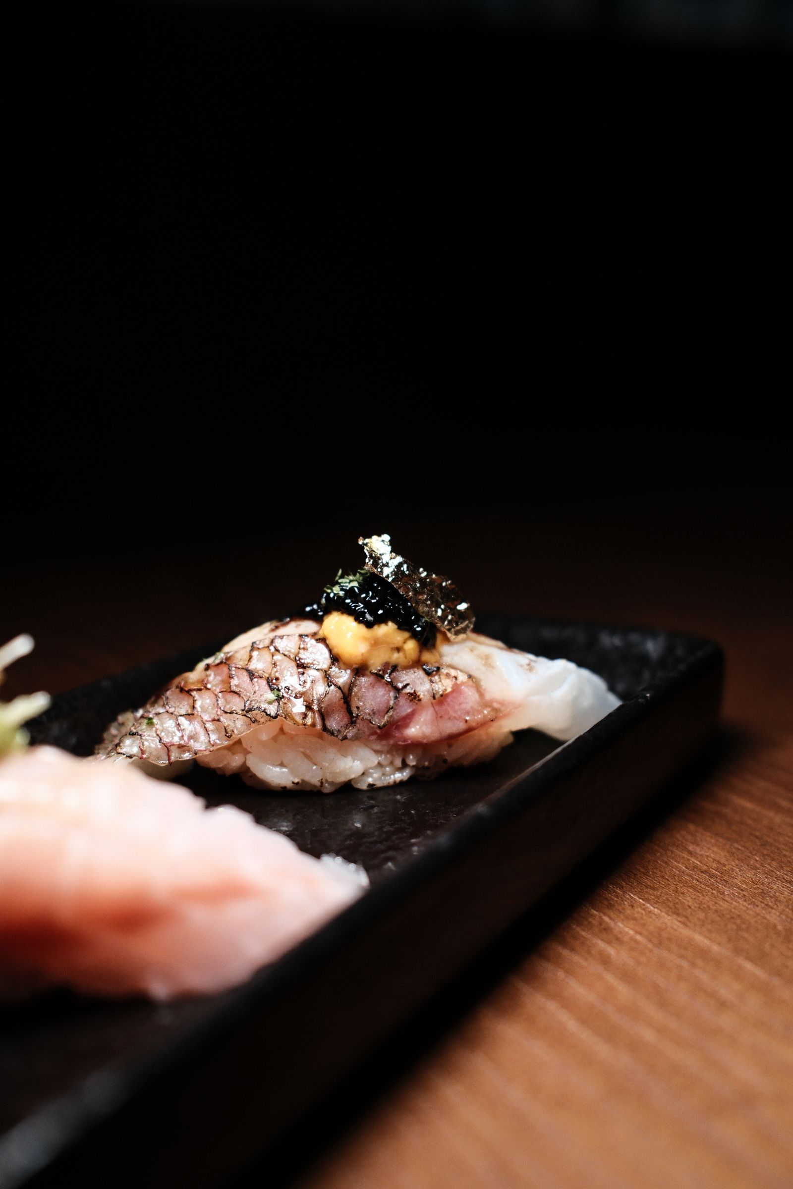 炙った白身魚の握り(のどぐろのイメージ)